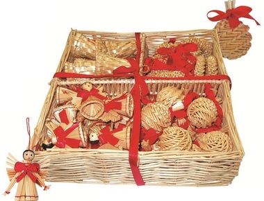 Straw Decorations 54 pcs in Basket