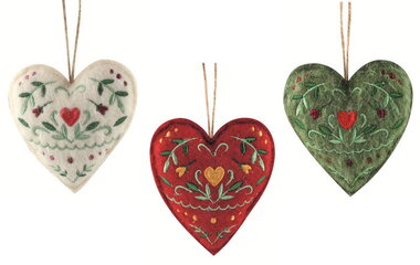 Heart with felt embroidery 10 x 9 x 1.5 cm on hanger