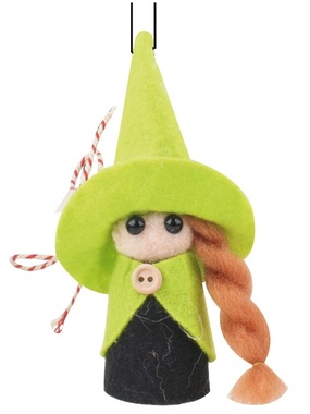 Green witch with button hanging 10,5 cm