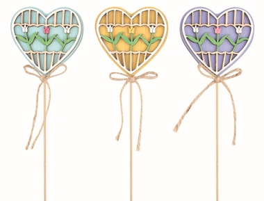 Wooden Carved Heart 6.5 x 6.5 x 1 cm + stick